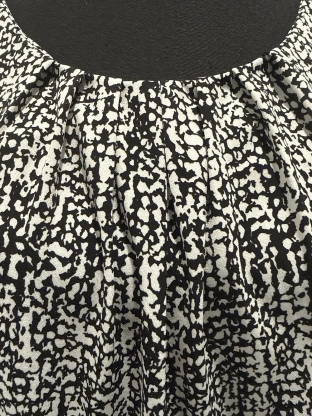 Calvin Klein Women's Sleeveless Black & White Blouse, Size 2X - Picture 5 of 14